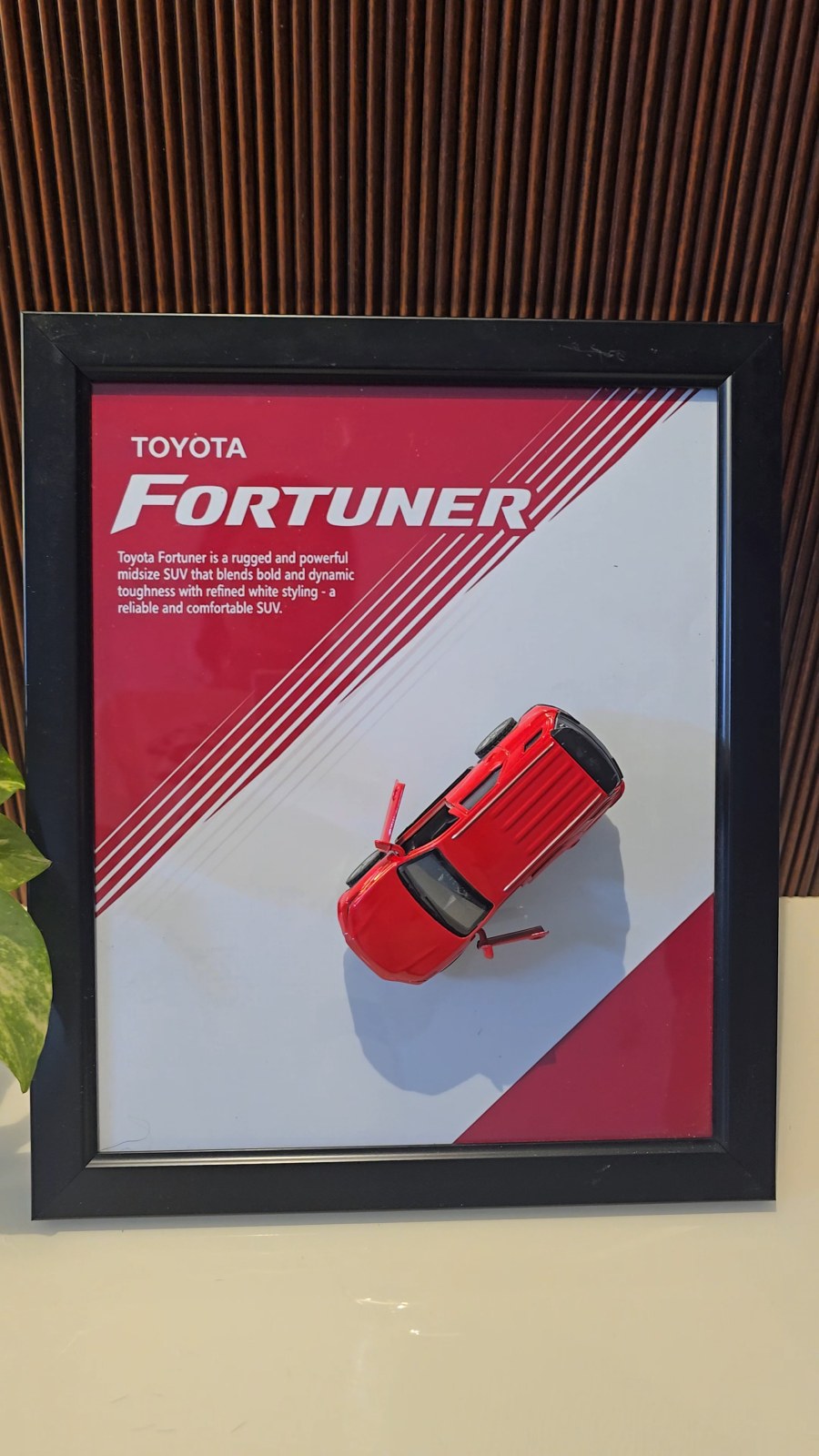 Toyota Fortuner Red — photo 3