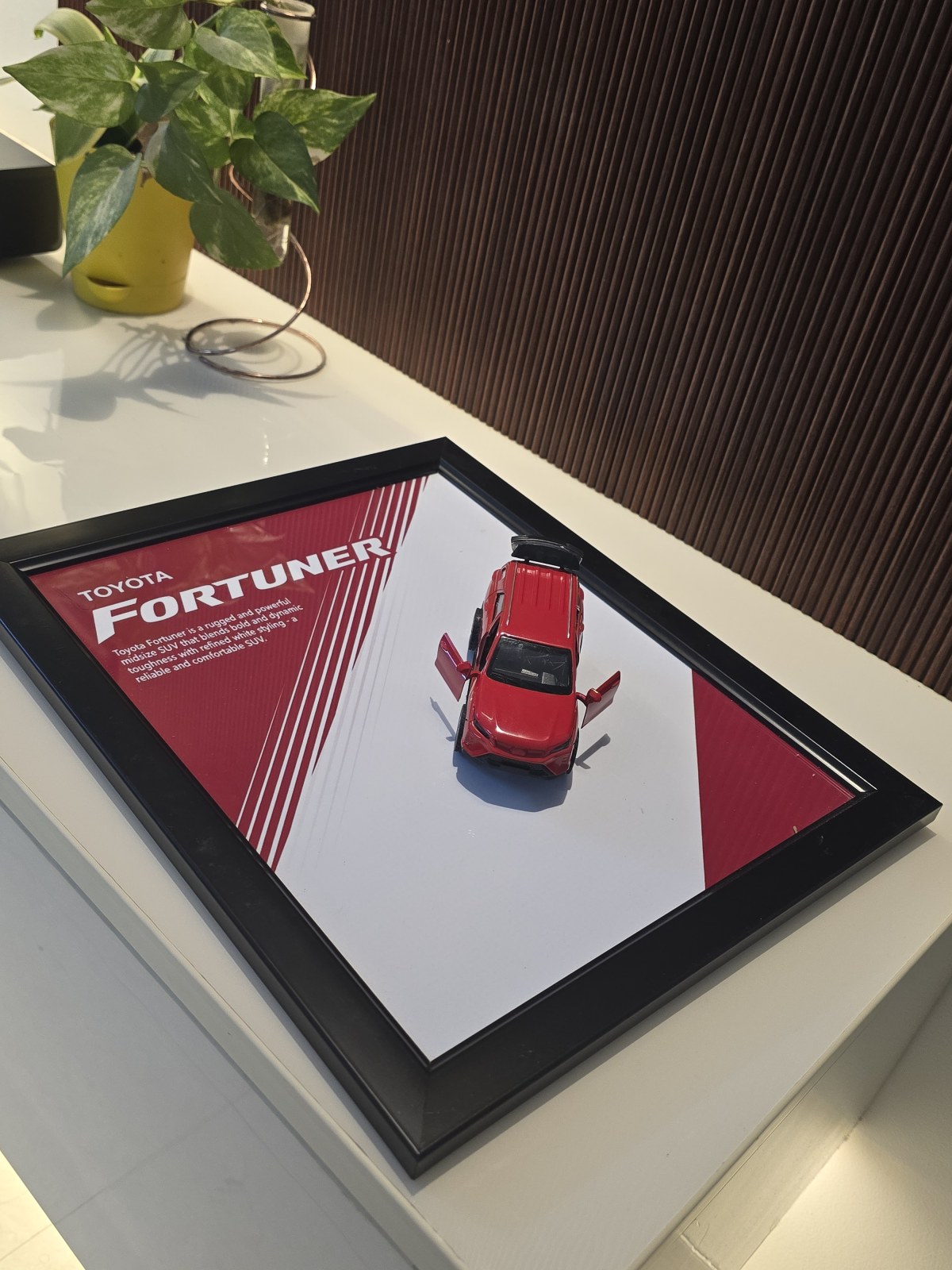 Toyota Fortuner Red — photo 6
