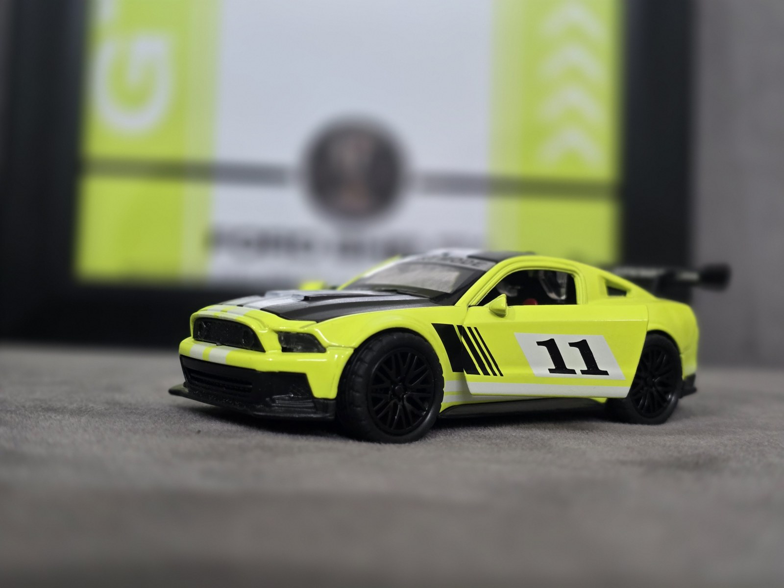 Ford Mustang Shelby GT500 Neon green — photo 5